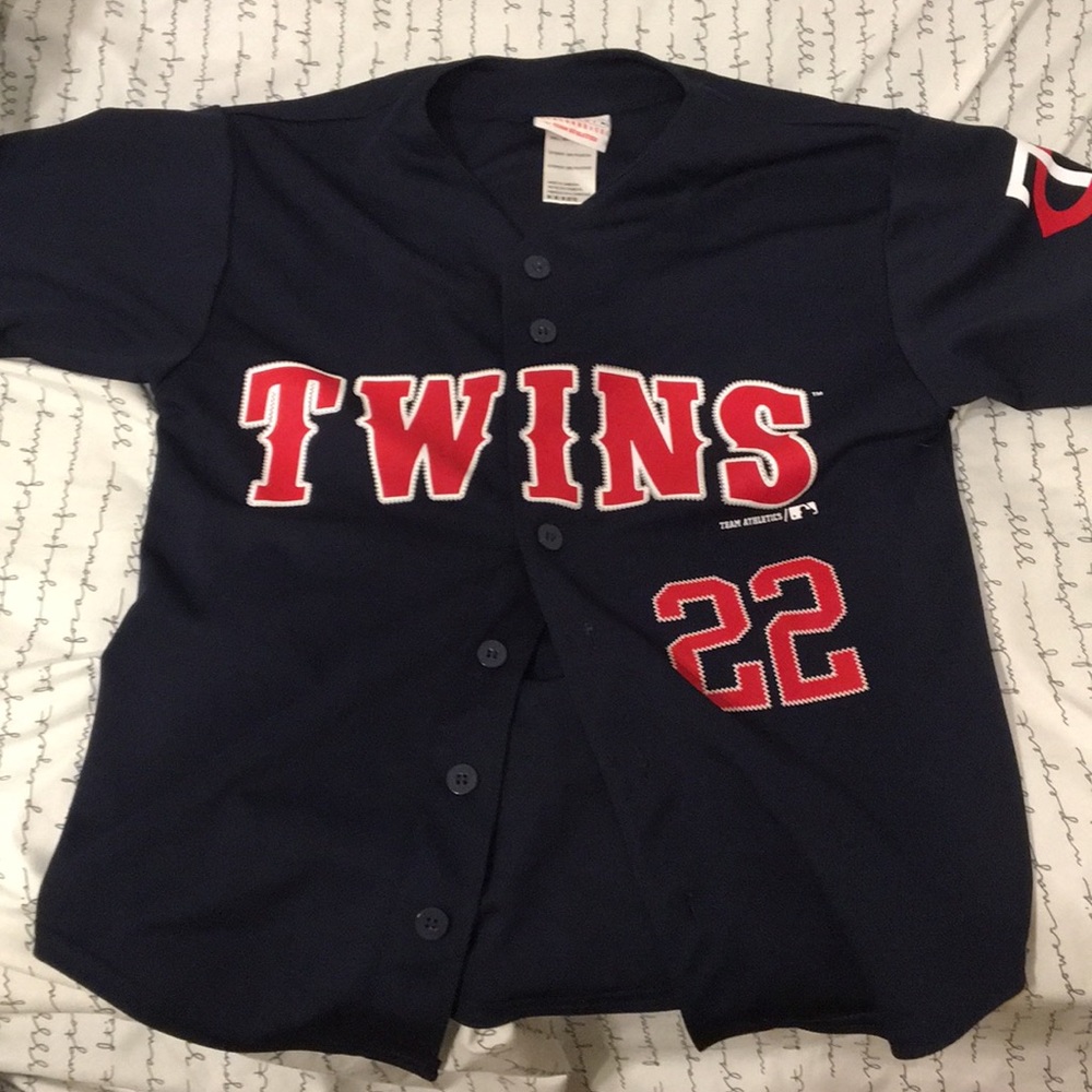 Women’s small Twins T-shirt
